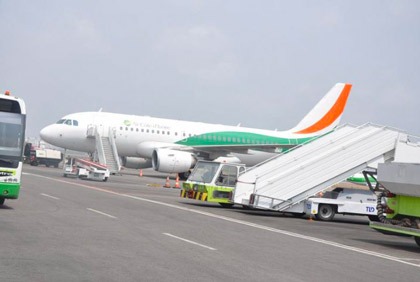 Inauguration des nouvelles installations de l`aéroport FHB 2009a g