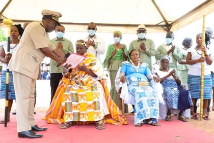 Investiture du nouveau chef du villlage d`Ahua
