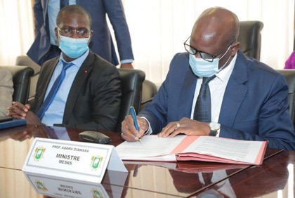 Signature d’un accord pour un Mastère spécialisé en Energies Renouvelables en Côte d’Ivoire