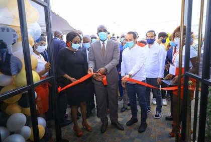 Le Ministre Souleymane Diarrassouba inaugure une boulangerie-pâtisserie à Bingerville
