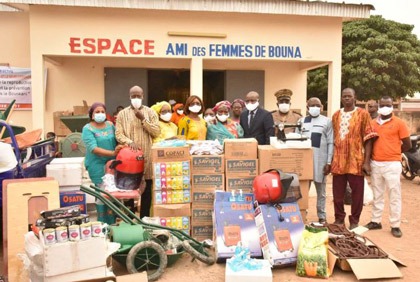 Appui à l’autonomisation des femmes : l’UNFPA renforce les capacités matérielles des organisations de base communautaire féminines de la région du Bounkani