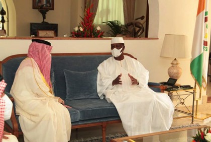 Entretien du Président de la République avec le Ministre d`Etat aux Affaires Africaines du Royaume d`Arabie Saoudite
