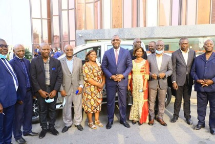 Cérémonie de remise de véhicules à 11 Directeurs Régionaux