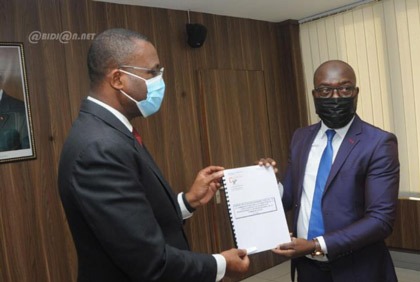 Délivrance des cartes CIJP: présentation du rapport de la session ordinaire 2020 au ministre de la communication