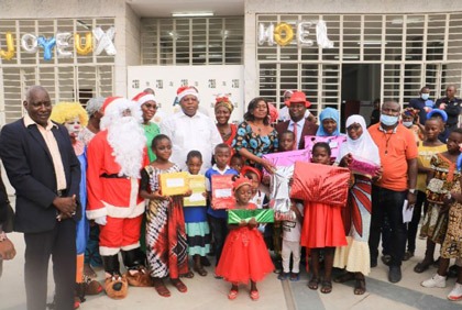 Arbre de Noël: Les enfants de la commune d`abobo reçoivent leurs cadeaux