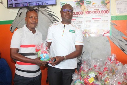 Cérémonie de remise de kits alimentaires de la LONACI aux parieurs de la commune de Koumassi