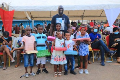 Arbre de Noel: Agir Pour Treichville honore 300 enfants de la Commune de Treichville