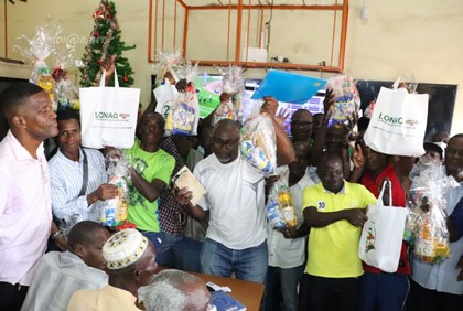 Cérémonie de remise de kits alimentaires de la LONACI aux parieurs de la commune d’Abobo