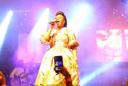 Louange: Dena Mwana en concert à Abidjan
