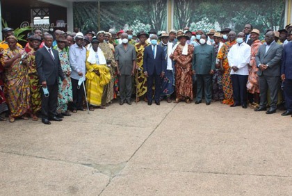 Rencontre du Président Henri Konan Bédié avec une délégation des chefs traditionnels et cadres du Grand Ouest