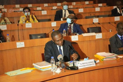 L` Assemblée Nationale adopte le projet de loi de finances portant budget d`État 2021