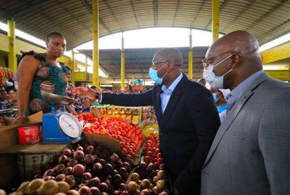 Visite de marchés effectuée ce jour par le Ministre Souleymane Diarrassouba