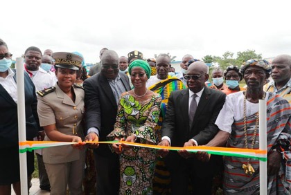 Santé et hydraulique villageoise : La Fondation Lonaci fait d’importants dons à Dimbokro