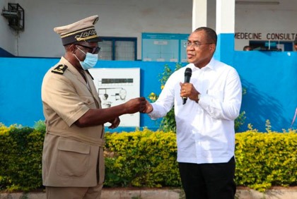 Le Ministre Adama Coulibaly remet une ambulance au CHR de Dimbokro et inaugure le château d’eau réhabilité de Kangrassou-Aluibo