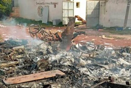 Des affrontements entre force de sécurité et des manifestants à Daoukro, un bus incendié à Abidjan ce mardi