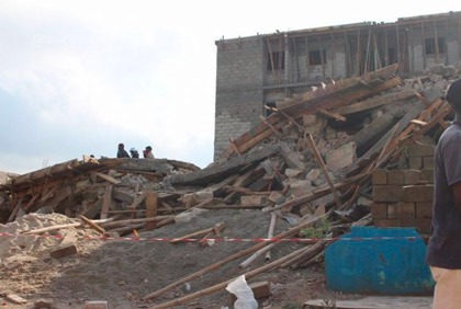 Drame: Effondrement d`un immeuble R+4 en construction à Yopougon