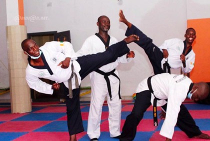 Taekwondo : cérémonie de remise de dons aux formateurs évaluateurs des ligues