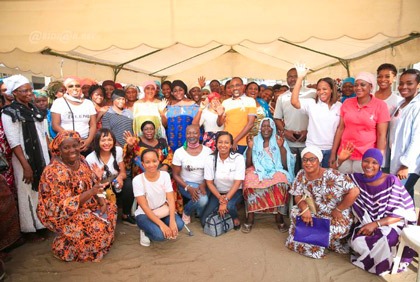 Octobre rose: les femmes du quartier BIA Sud à Koumassi sensibilisées sur le cancer du sein par l`ONG Yelenba Women In Action