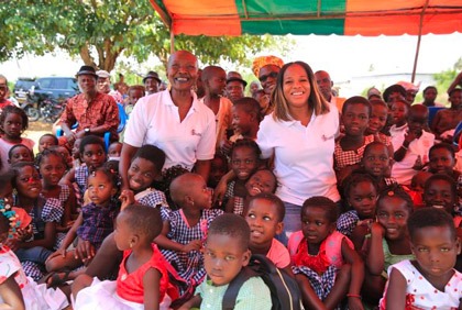 Education: l’ONG Yelenba Women In Action (YWIA) remet les clés du bâtiment de l`école maternelle d`Adoumangan