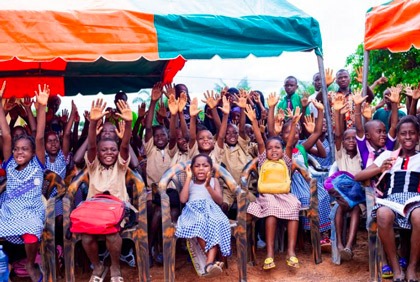 Duékoué: 2000 kits scolaires offerts aux écoliers de l’école primaire publique 2