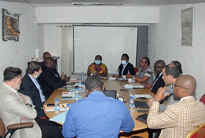 Prise en charge médicale des assurés : cliniques privées et maisons d'assurance échangent