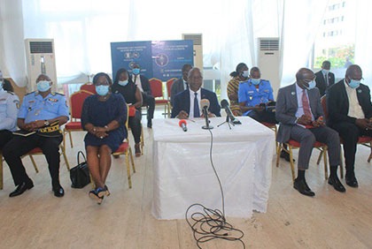 Rencontre du Ministre des Transports avec les conducteurs de minicars