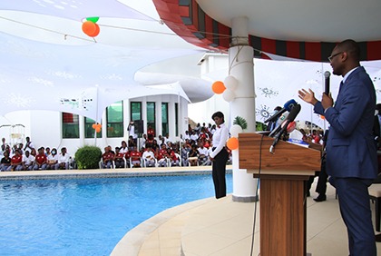 Rencontre du ministre Moussa Sanogo avec les étudiants de l'université Nord-sud