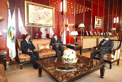 Entretien du Président de la République, S.E.M. Alassane Ouatera, avec l'Ambassadeur de Tunisie en Côte d'Ivoire, S.E.M. Mohamed Lawfel Labidi