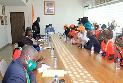 Afrobasket dames: le ministre des sports reçoit l'équipe ivoirienne à Abidjan