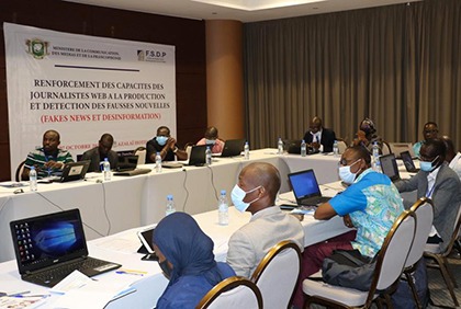 Séminaire de formation des acteurs de la presse en ligne à la production et la  détection des fausses nouvelles