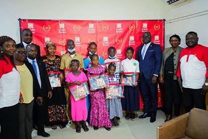 Éducation : Crédit Access offre trois mille kits scolaires à ses clients