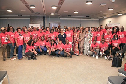 Lutte contre le cancer du sein/Octobre Rose: l'ONG YELENBA WOMEN IN ACTION et Prudential Belife sensibilisent