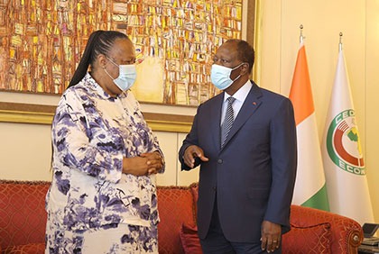 Entretien du Président de la République avec le Ministre des Relations Internationales et de la Coopération d'Afrique du Sud
