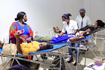 Octobre rose : journée de sensibilisation et de dépistage contre le col de l’utérus à Cosmos Yopougon