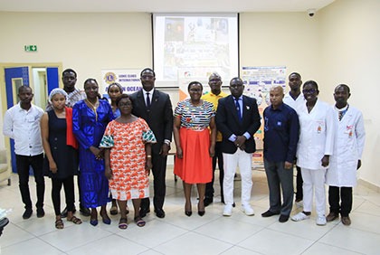 Cérémonie de remise de dons au centre d'oncologie médicale