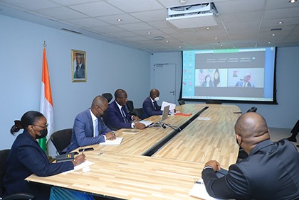 Coopération Côte d’Ivoire-Etats-Unis : le Ministre Souleymane Diarrassouba échange avec la Représentante Spéciale en charge du commerce du Président américain