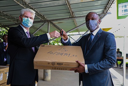 Cérémonie de remise officielle des équipements acquis dans le cadre du C2D Emploi aux structures bénéficiaires