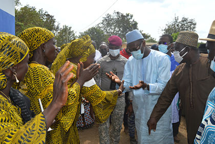 Région du Bafing: Moussa Sanogo visite les chantiers de constructions d’infrastructures