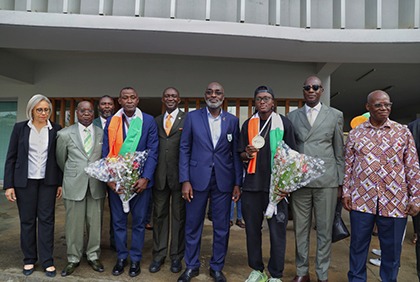 Taekwondo: la championne du monde G4 présente sa médaille à la fédération