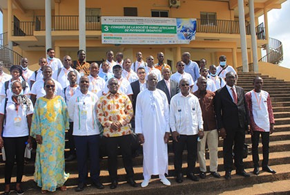 Cérémonie de clôture du 3e congrès de la SOAPHYS à Abidjan