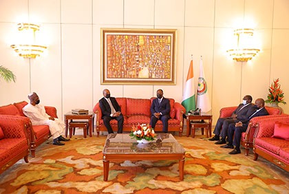 Entretien du Président de la République, S.E.M. Alassane OUATTARA, avec le Ministre d'Etat, M. Hassoumi Massaoudou