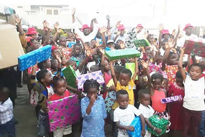 2e arbre de noël de ‘’Les Amis SGS PDCI-RDA de Yopougon’’ : 300 enfants reçoivent des cadeaux