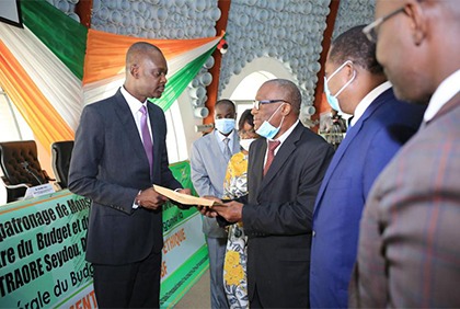 Cérémonie de présentation du code d'éthique et de déontologie de la direction générale du budget et des finances (DGBF)