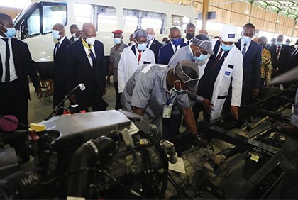 Cérémonie d'inauguration de la nouvelle usine d'assemblage de véhicule neufs