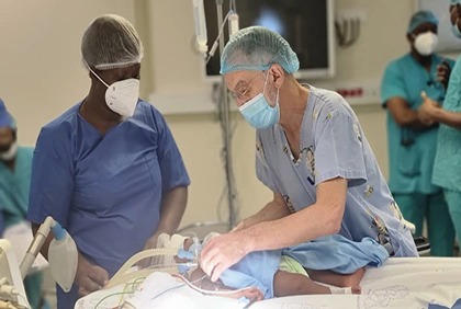 Brûlures caustiques de l’oesophage : démarrage d’une mission chirurgicale financée par  Children of Africa et Chaîne de l’espoir