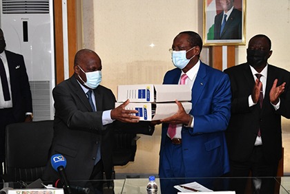 Passation de charges entre le PCA sortant et entrant du Conseil  Café-Cacao