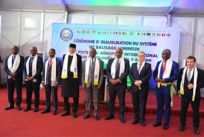 Cérémonie d'inauguration du système de balisage lumineux de piste de l'aéroport Félix Houphouët Boigny d'Abidjan
