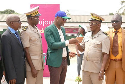 La Fondation BOA offre deux bâtiments scolaires à Petit Duékoué et réhabilite l'école d'Ahigbé-Koffikro