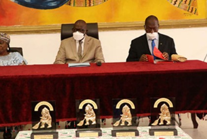 Treichville : le maire récompense  les vainqueurs de la 1ère édition du concours de propriété