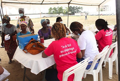Cérémonie de dépistage du cancer de sein et du col de l'utérus